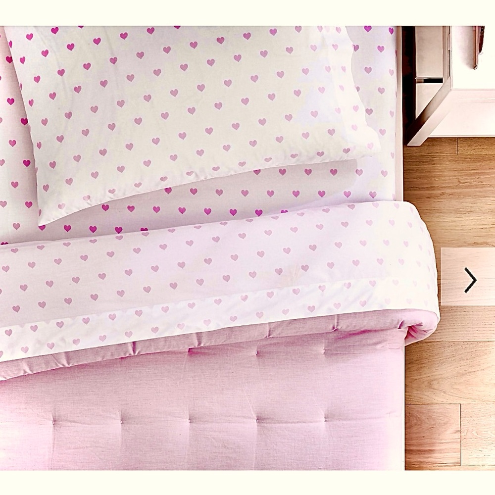 Pottery Barn Kids Organic heart sheets set